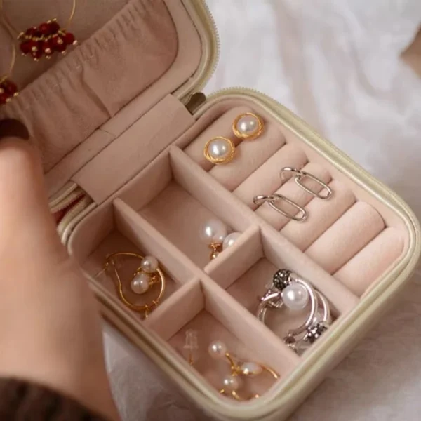 NEW Portable Jewelry Organizer Display Travel Jewelry Case Boxes Locket Necklace Jewelry Box Leather Storage Earring Ring Holder